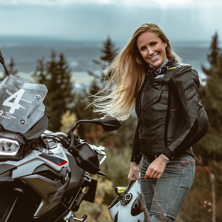 4SR dámská sportovní bunda TT Replica Lady Black Series v testu Motohouse