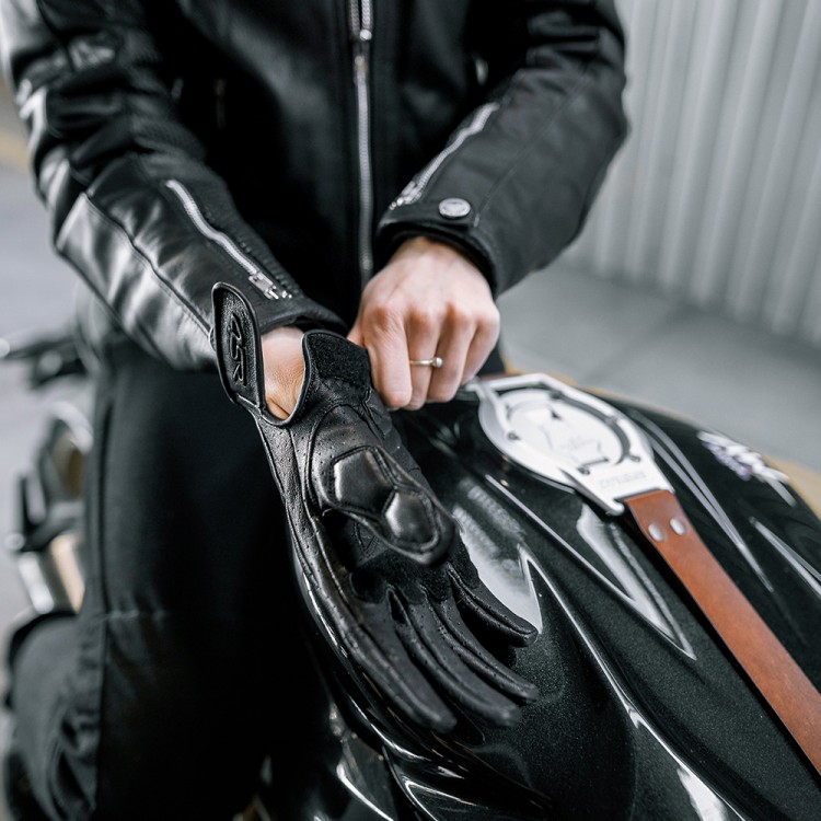 4SR dámské, perforované rukavice Monster Lady Evo