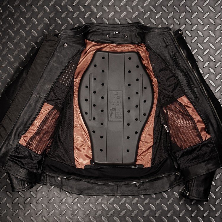 4SR vkládací páteřový chránič Sas-Tec do kombinéz a bund - umístění v bundě