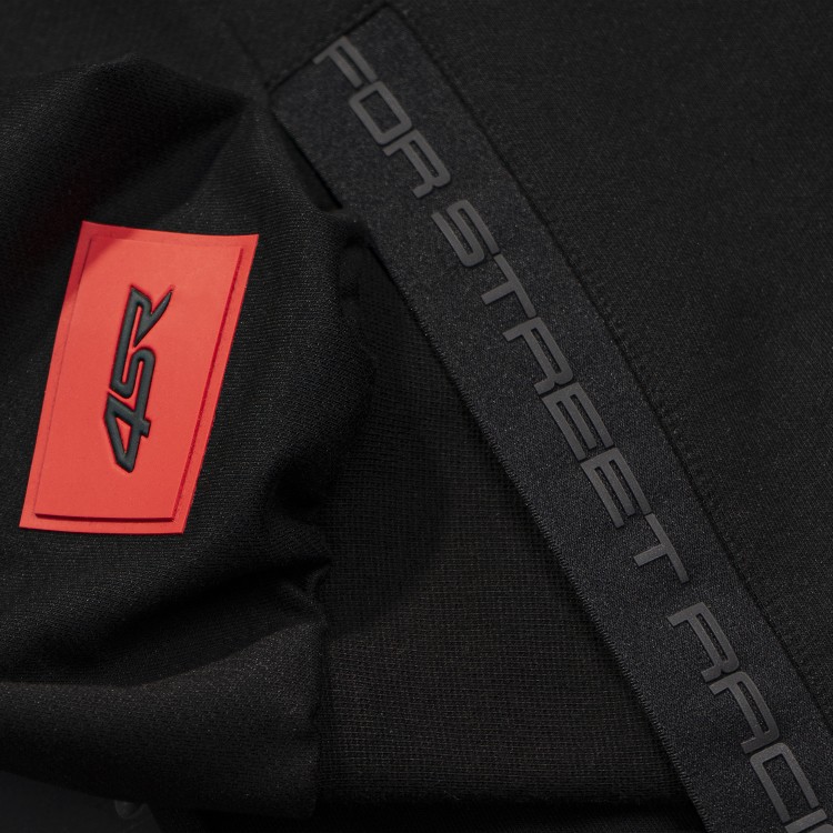 4SR mikina s kapucí Hoodie Drift Black detail rukávu a kapsy