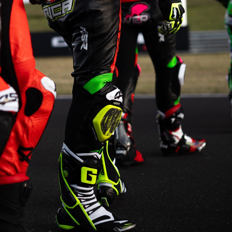 4SR fluo žluté kolenní slidery na kombinézu - WorldSSP grid