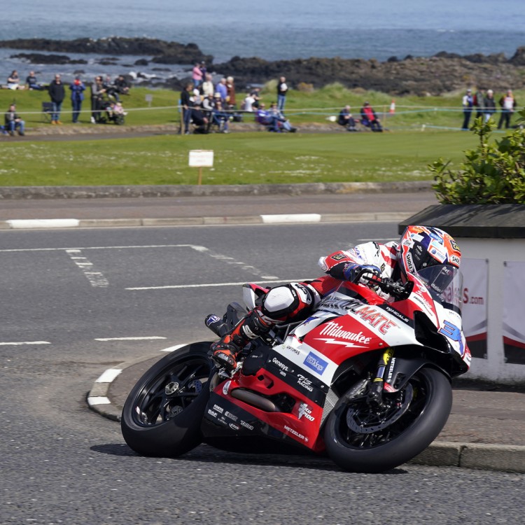 Alastair Seeley #34 North West 200 4SR závodní kombinéza 4