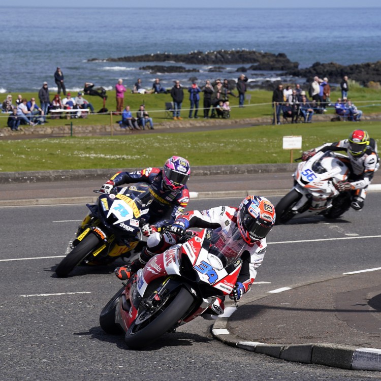 Alastair Seeley #34 North West 200 4SR závodní kombinéza 2