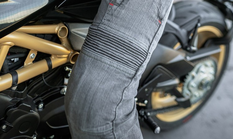 4SR motocyklové oblečení a doplňky - 4SR patentovaná kapsa uchycení chráničů v motocyklových jeansech